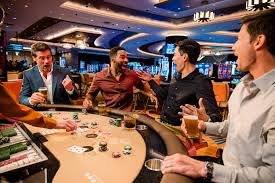 Dashboard tier loyalitas mage77 menampilkan level pemain, cashback mingguan, dan benefit eksklusif